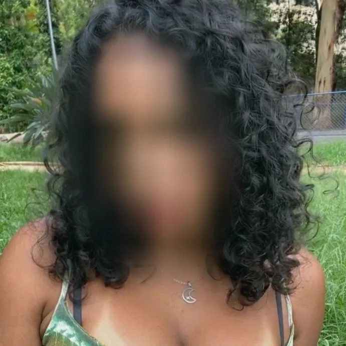 Linda, 24