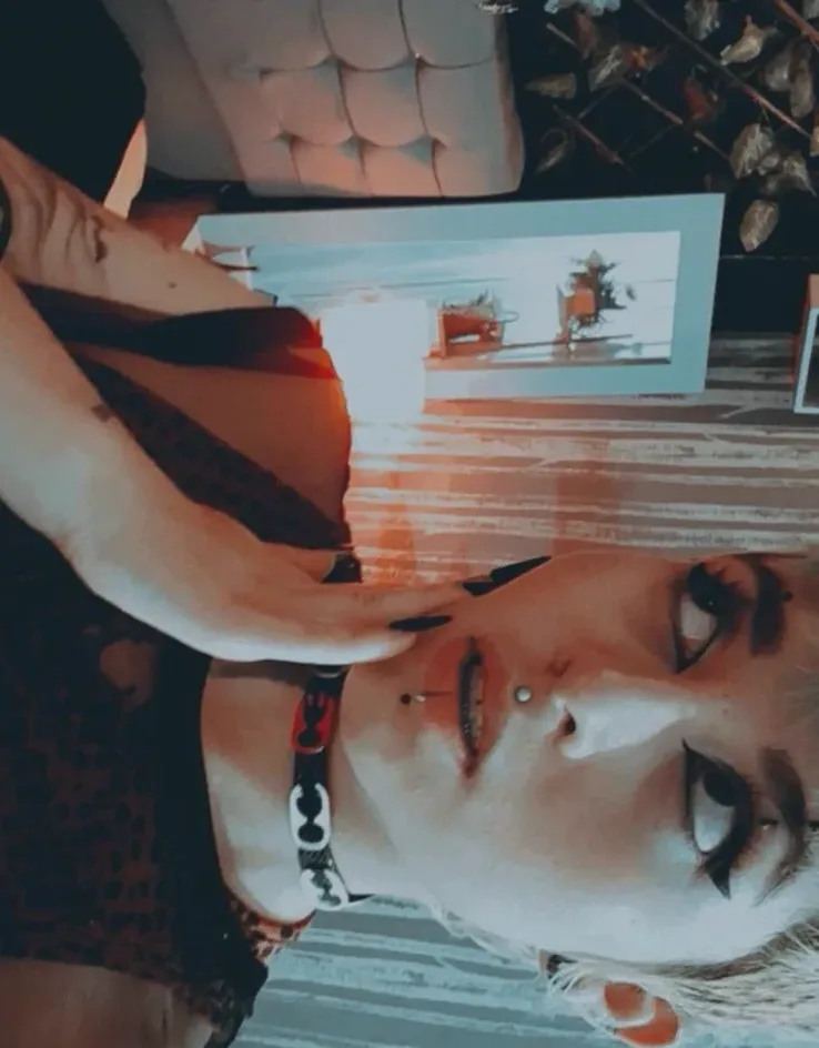 Melanie, 27