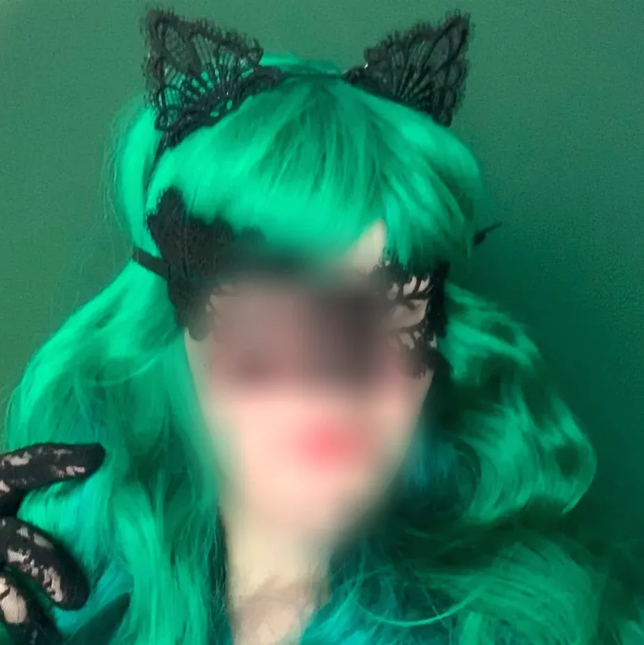 Mira, 24