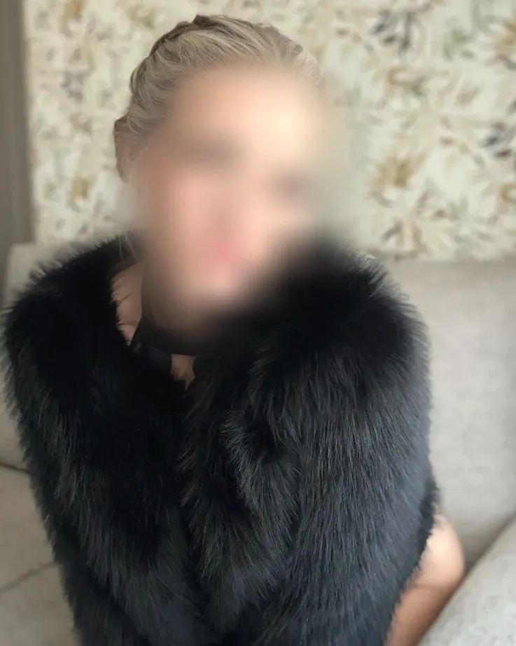 Rebecca, 32