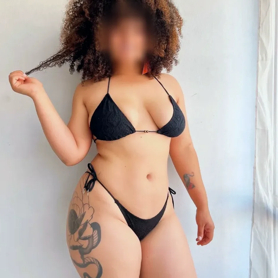 Zeynep, 30